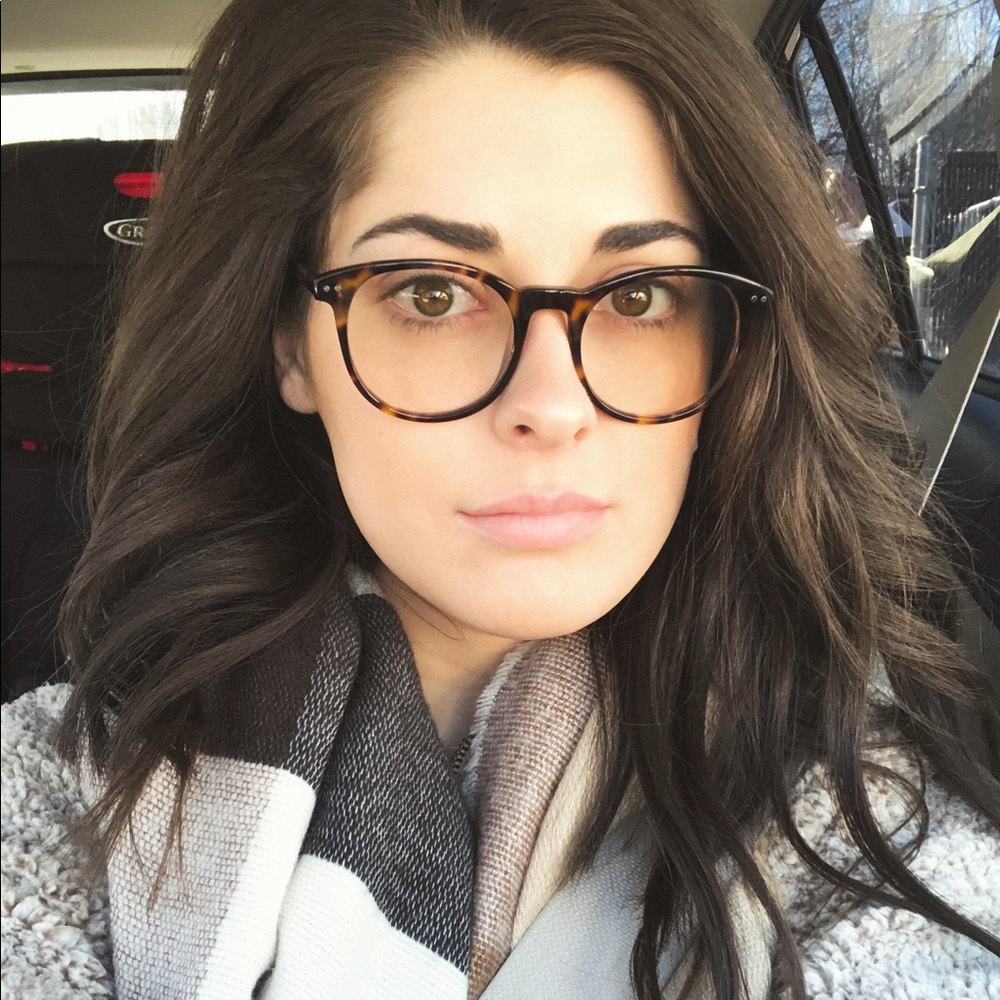 Meet your Posher, Amanda